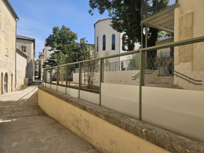Un ancien couvent dans l'Écusson de Montpellier, réhabilité en école